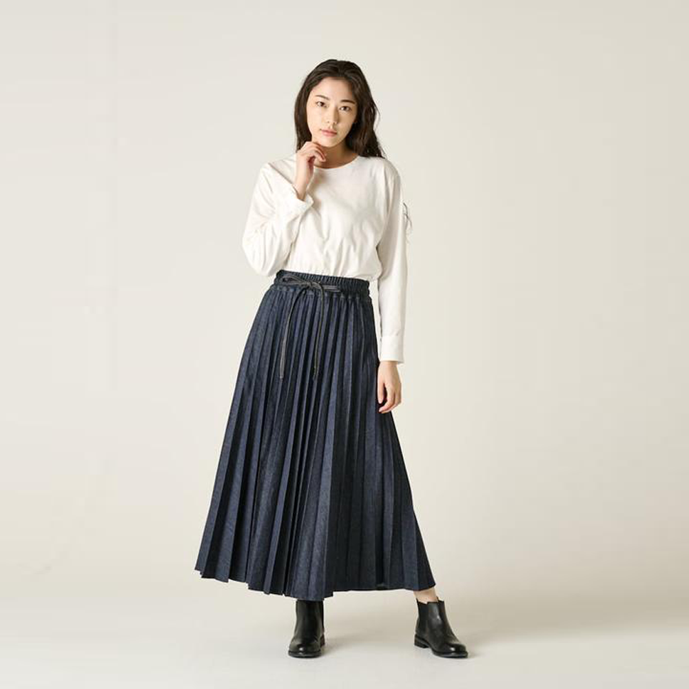 LONG PLEATS DENIM SKIRT