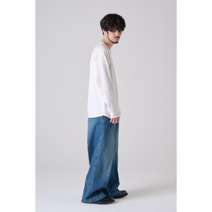 CONTRAST STITCH RAGLAN TEE
