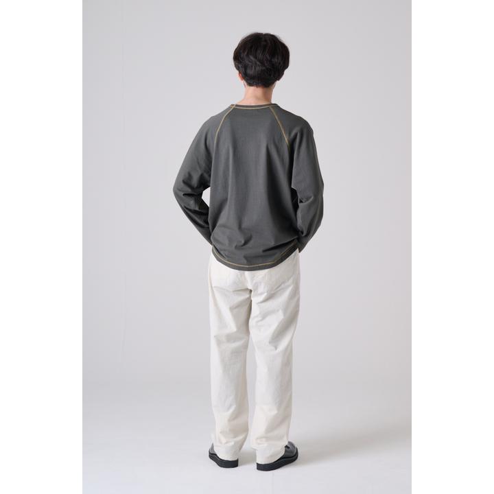 CONTRAST STITCH RAGLAN TEE