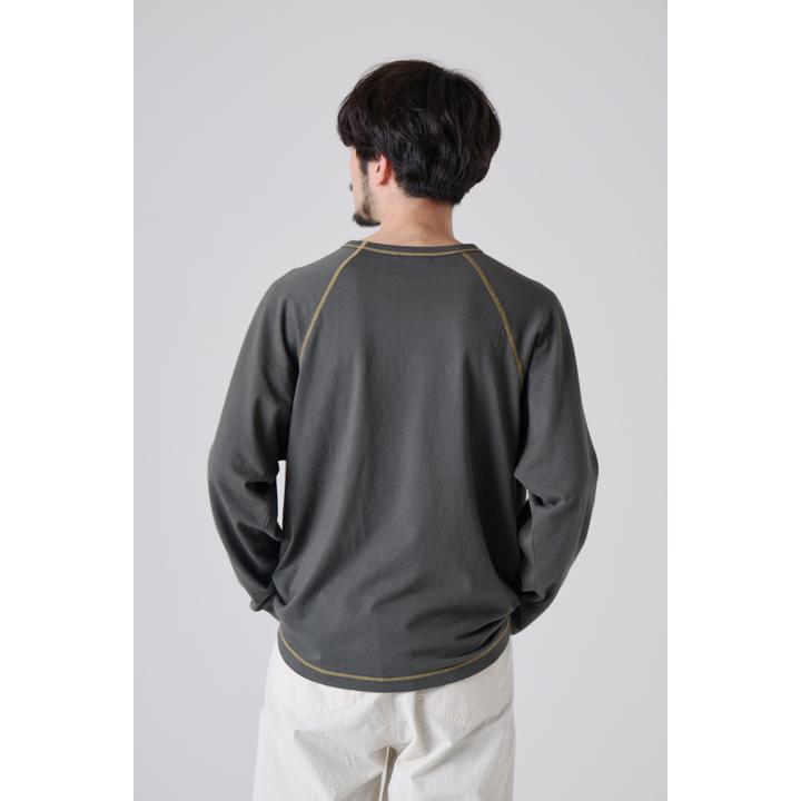 CONTRAST STITCH RAGLAN TEE