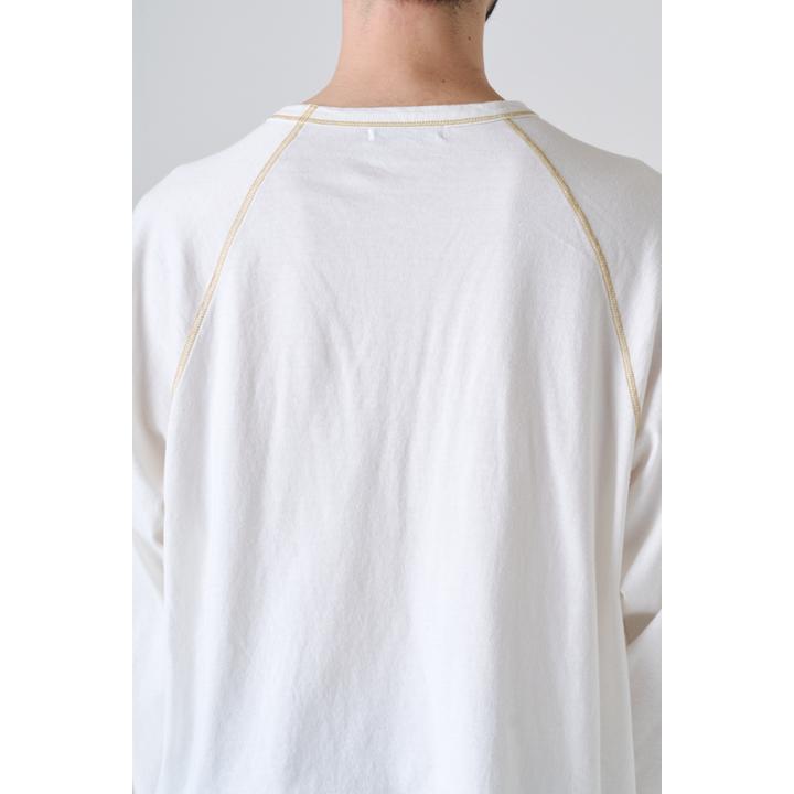 CONTRAST STITCH RAGLAN TEE